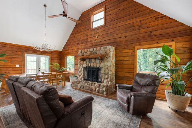 1386 Justice Rd, Ashland City, TN 37015