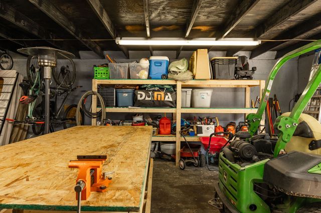 1386 Justice Rd, Ashland City, TN 37015