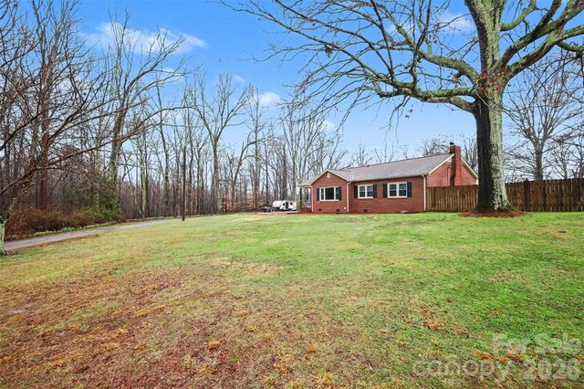 1008 Edgewood Road, Bessemer City, NC 28016