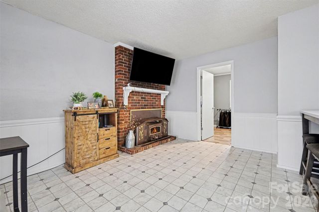 1008 Edgewood Road, Bessemer City, NC 28016