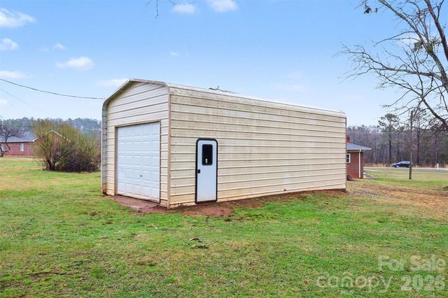 1008 Edgewood Road, Bessemer City, NC 28016