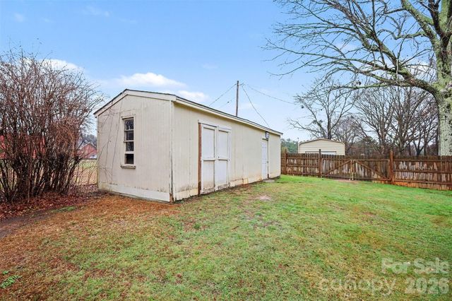 1008 Edgewood Road, Bessemer City, NC 28016