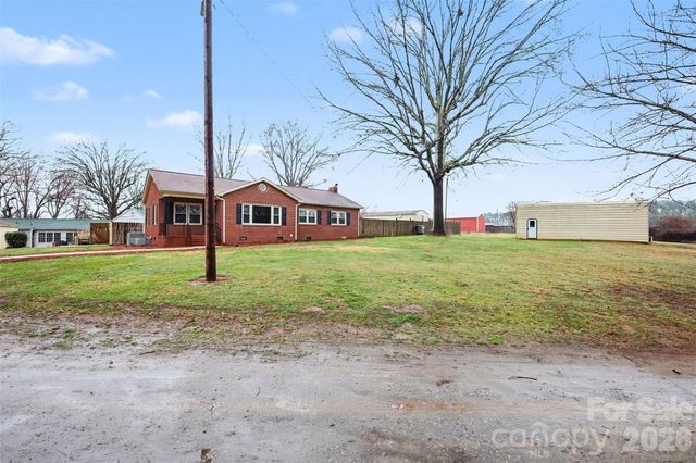 1008 Edgewood Road, Bessemer City, NC 28016