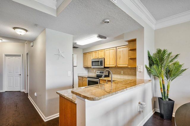 2016 Alta Meadows Lane 708, Delray Beach, FL 33444