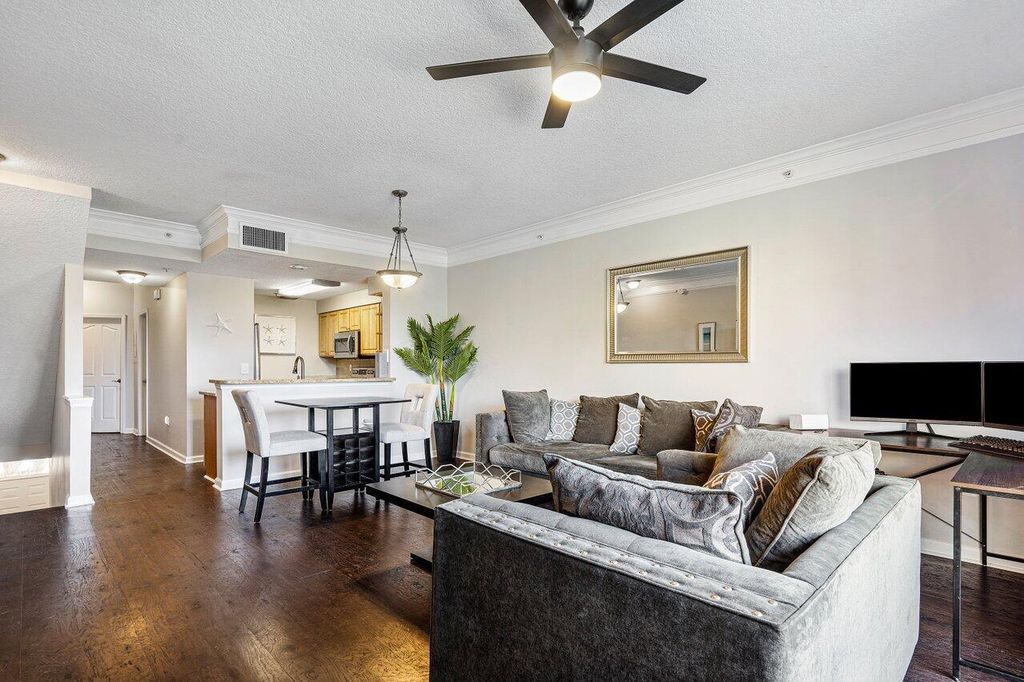 2016 Alta Meadows Lane 708, Delray Beach, FL 33444