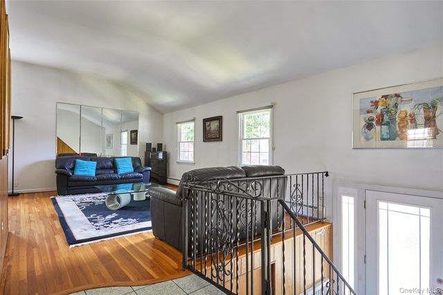 33 N Tyson Avenue, Floral Park, NY 11001