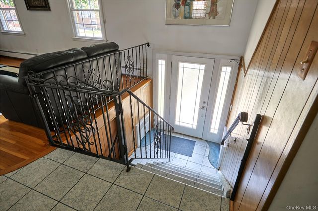 33 N Tyson Avenue, Floral Park, NY 11001