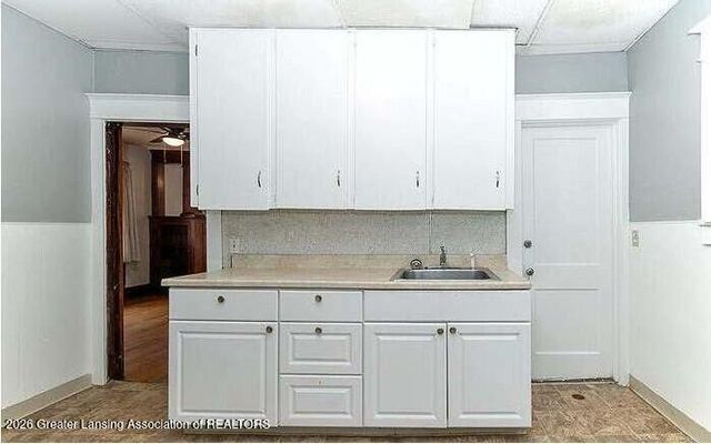 1824 Coleman Avenue, Lansing, MI 48910