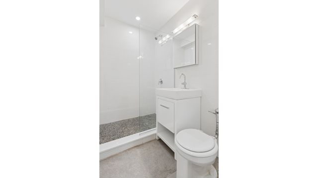 45 Overlook Ter Apt 3G, New York City, NY 10033