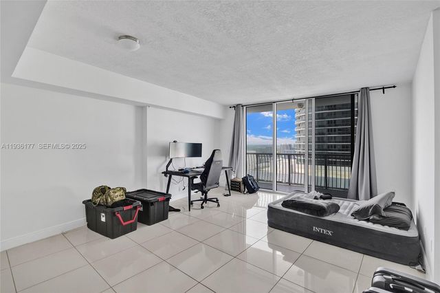 1750 N Bayshore Dr 4007, Miami, FL 33132