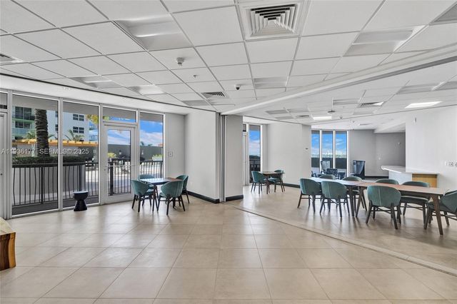 1750 N Bayshore Dr 4007, Miami, FL 33132