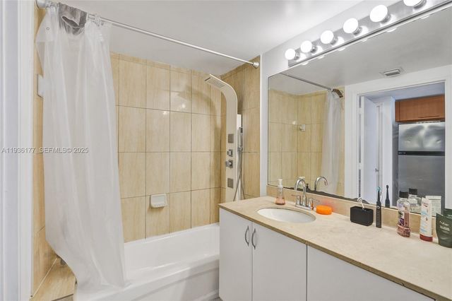 1750 N Bayshore Dr 4007, Miami, FL 33132