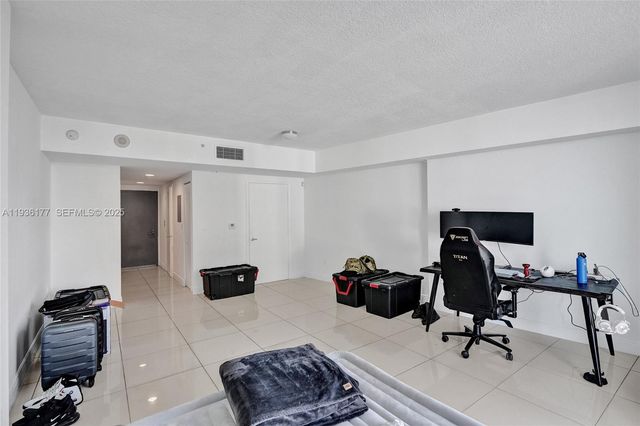 1750 N Bayshore Dr 4007, Miami, FL 33132