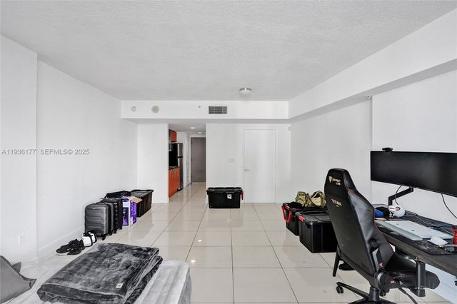 1750 N Bayshore Dr 4007, Miami, FL 33132