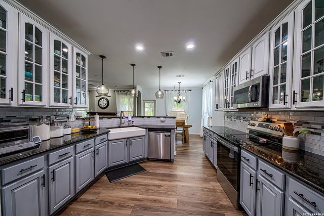 582 AMERICAN FLAG, Schertz, TX 78108