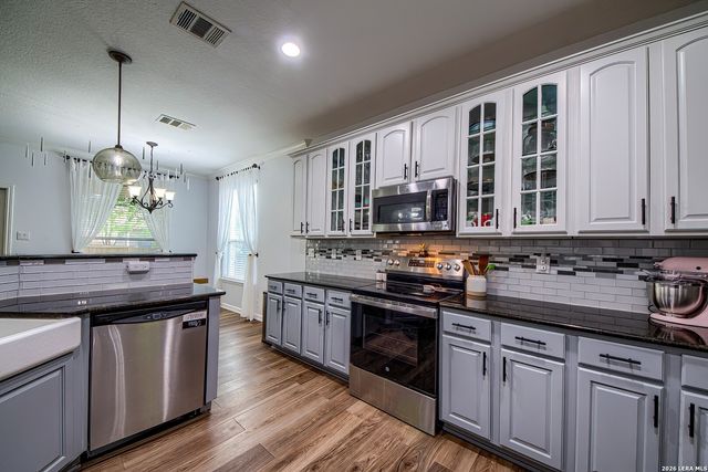 582 AMERICAN FLAG, Schertz, TX 78108