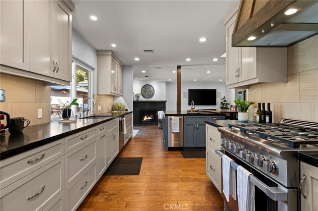 5581 E Lonna Linda Drive, Long Beach, CA 90815