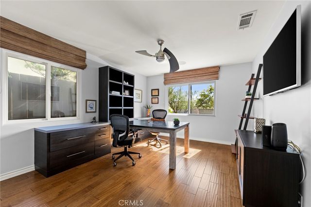 5581 E Lonna Linda Drive, Long Beach, CA 90815