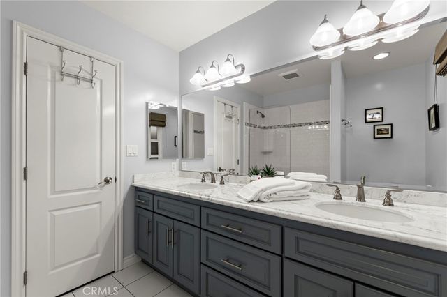 5581 E Lonna Linda Drive, Long Beach, CA 90815
