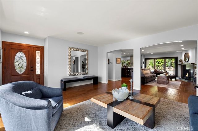 5581 E Lonna Linda Drive, Long Beach, CA 90815