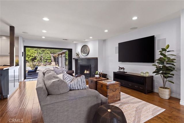 5581 E Lonna Linda Drive, Long Beach, CA 90815
