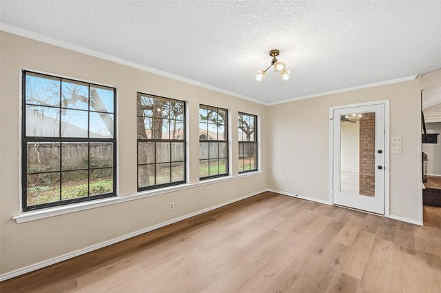 1916 Canterbury Circle, Fort Worth, TX 76112