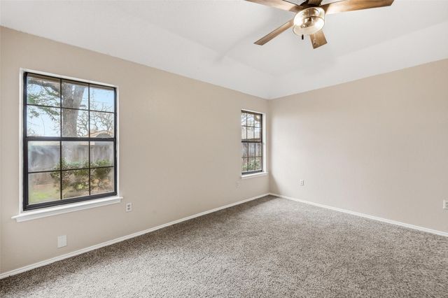 1916 Canterbury Circle, Fort Worth, TX 76112