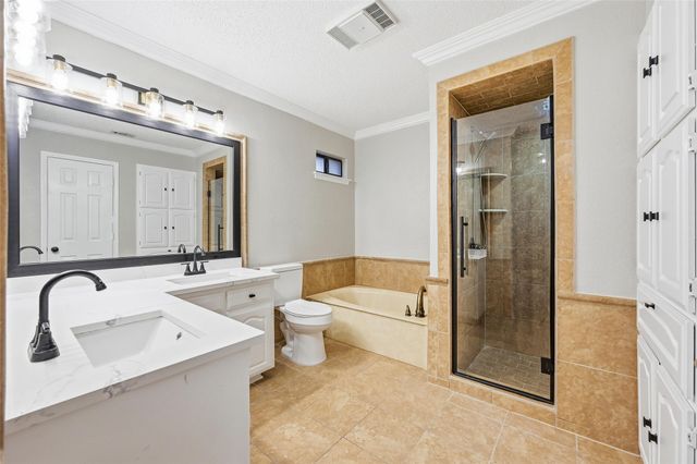 1916 Canterbury Circle, Fort Worth, TX 76112