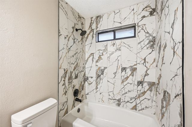 1916 Canterbury Circle, Fort Worth, TX 76112