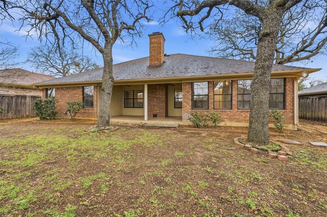 1916 Canterbury Circle, Fort Worth, TX 76112