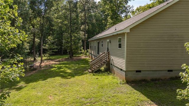 2311 Chrisco Road W, Seagrove, NC 27341