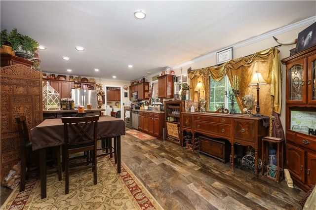 2311 Chrisco Road W, Seagrove, NC 27341