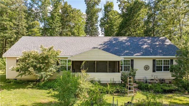 2311 Chrisco Road W, Seagrove, NC 27341