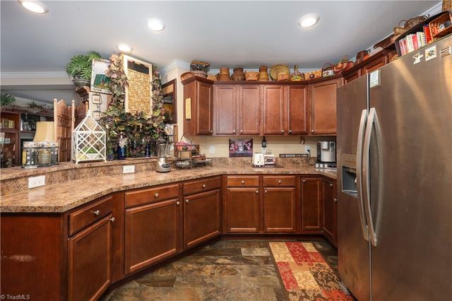 2311 Chrisco Road W, Seagrove, NC 27341