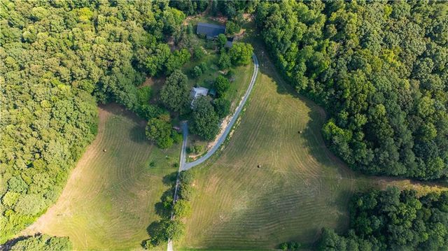 2311 Chrisco Road W, Seagrove, NC 27341