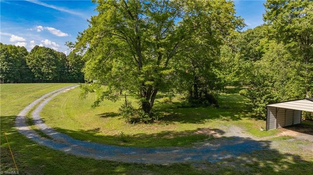 2311 Chrisco Road W, Seagrove, NC 27341