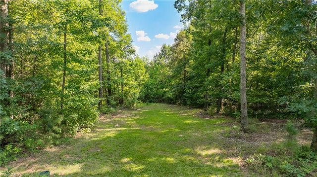 2311 Chrisco Road W, Seagrove, NC 27341