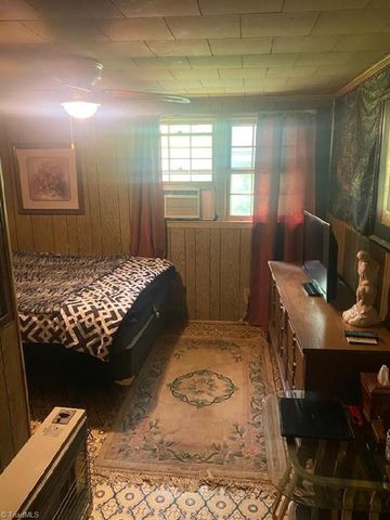 2311 Chrisco Road W, Seagrove, NC 27341