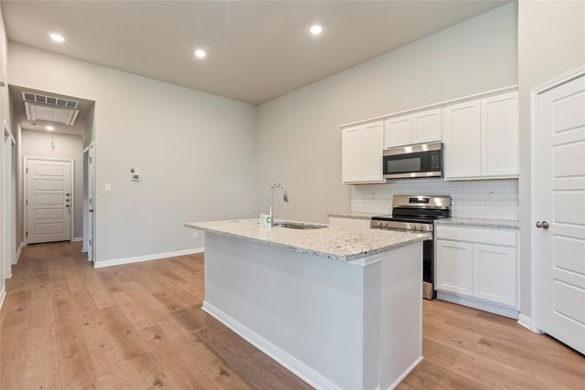 414 Cross Barn BLVD B, Buda, TX 78610