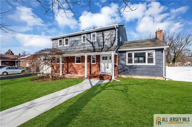 27 Sheppard Place, Edison, NJ 08817