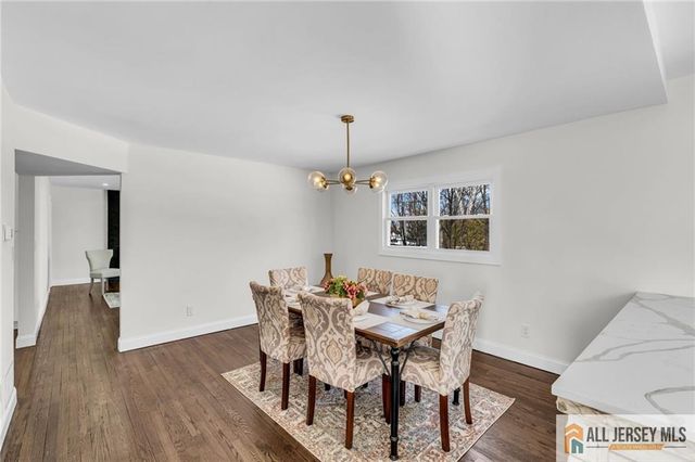 27 Sheppard Place, Edison, NJ 08817