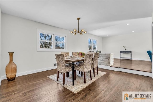 27 Sheppard Place, Edison, NJ 08817