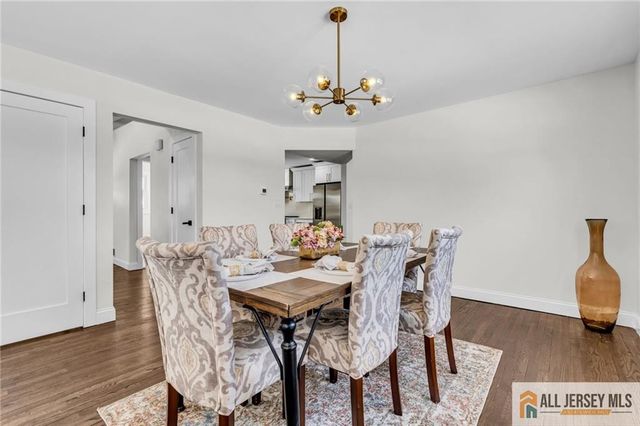 27 Sheppard Place, Edison, NJ 08817