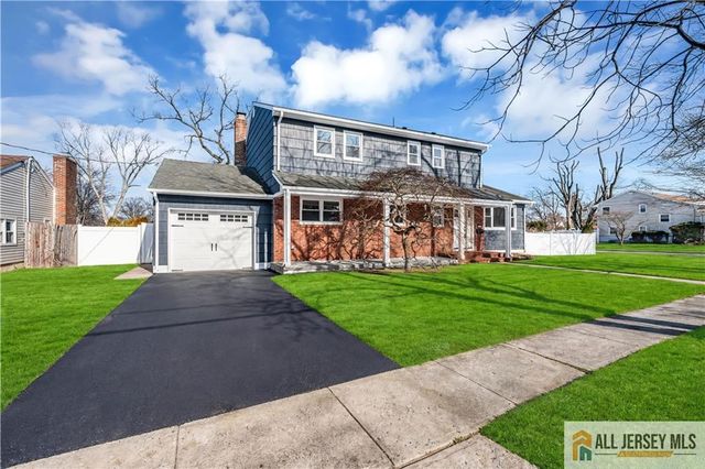 27 Sheppard Place, Edison, NJ 08817
