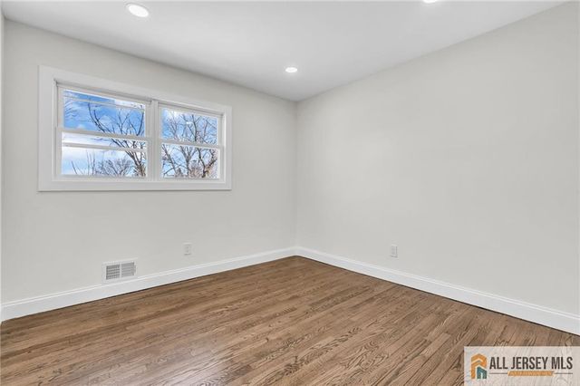 27 Sheppard Place, Edison, NJ 08817