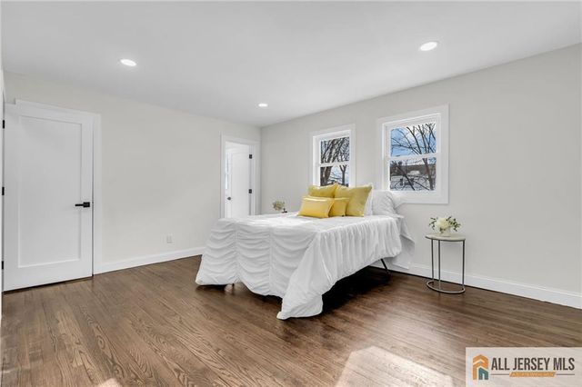 27 Sheppard Place, Edison, NJ 08817