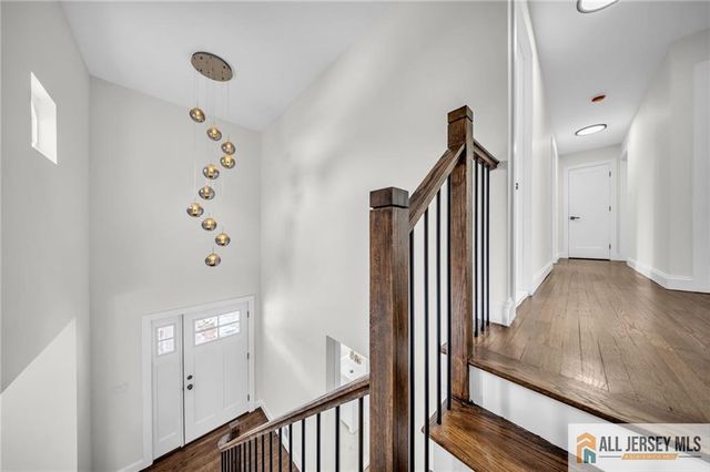 27 Sheppard Place, Edison, NJ 08817