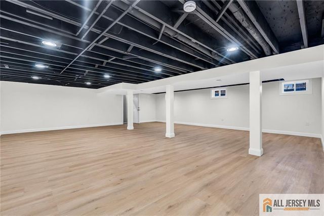 27 Sheppard Place, Edison, NJ 08817
