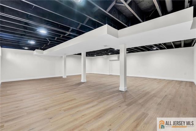 27 Sheppard Place, Edison, NJ 08817
