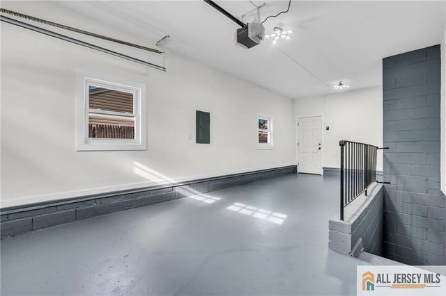 27 Sheppard Place, Edison, NJ 08817